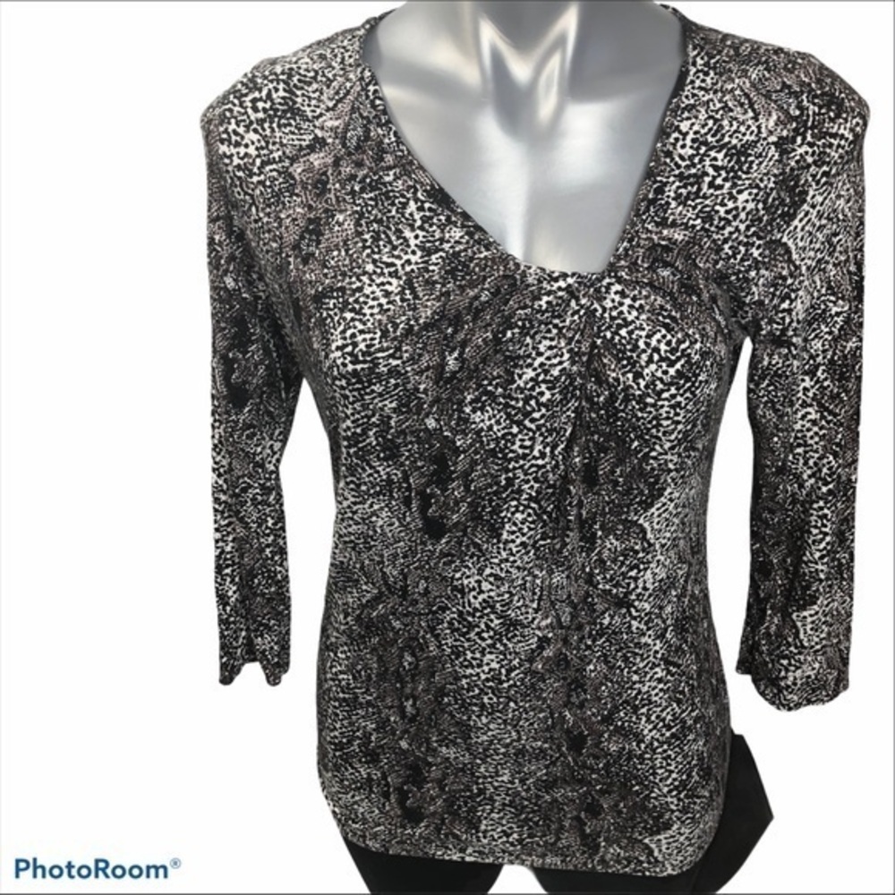 💥💥 SALE! 5 / $25 💥💥 Ann Taylor casual top, black / white animal print
